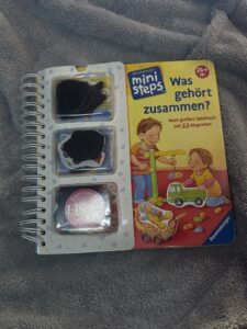 Spielbuch mit Magneten